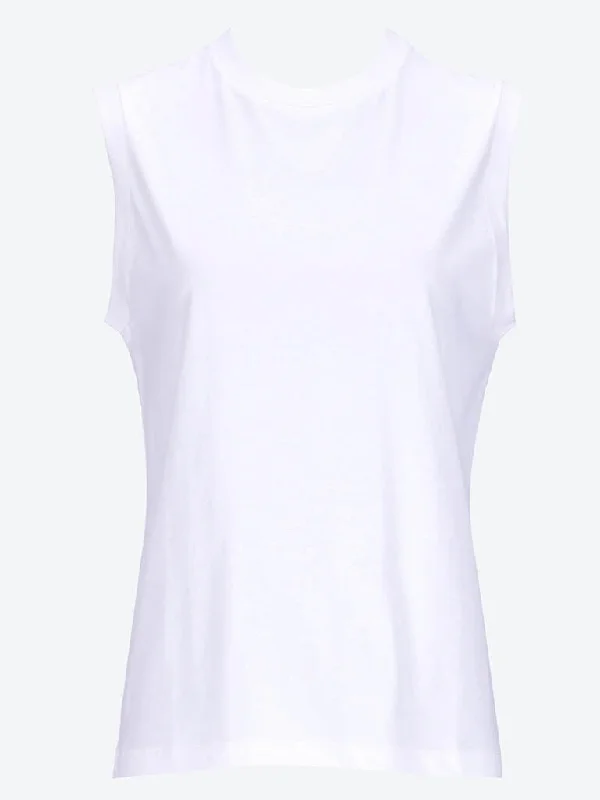 Relaxed sleeveless t-shirt