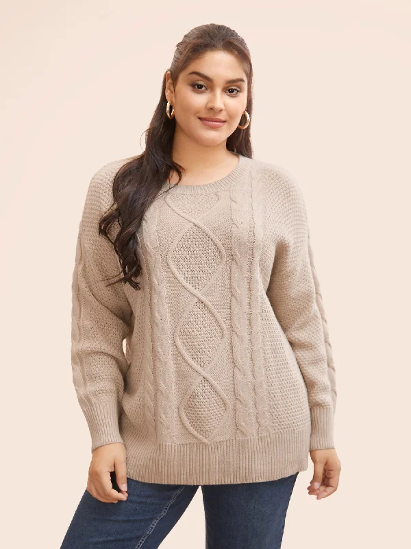 Round Neck Textured Cable Knit Pullover