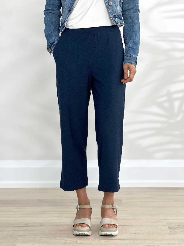 Cassandra pull-on pocket capri pant