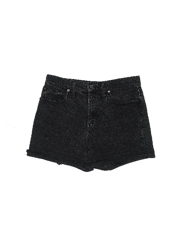 Denim Shorts in Dark Wash