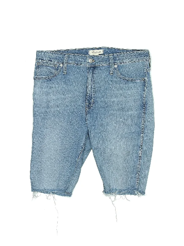 High-Rise Denim Shorts in Light Wash