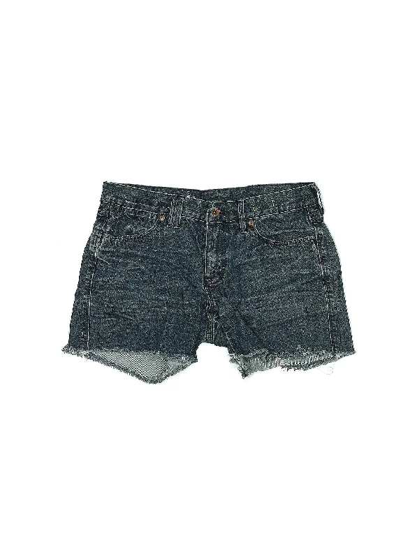 Low-Rise Denim Shorts in Medium Wash