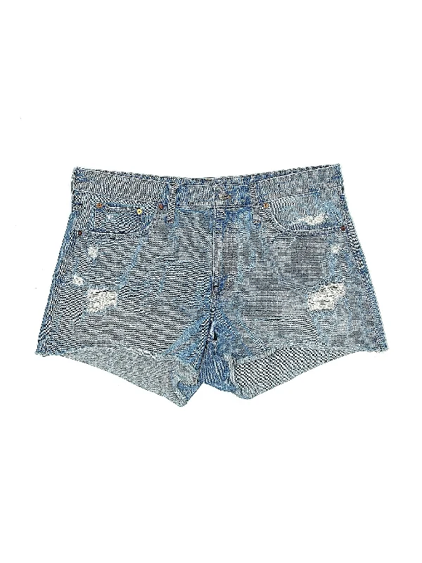 Low-Rise Denim Shorts in Medium Wash