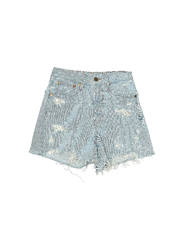 Mid-Rise Denim Shorts in Light Wash