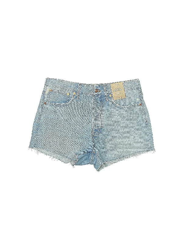 Mid-Rise Denim Shorts in Light Wash