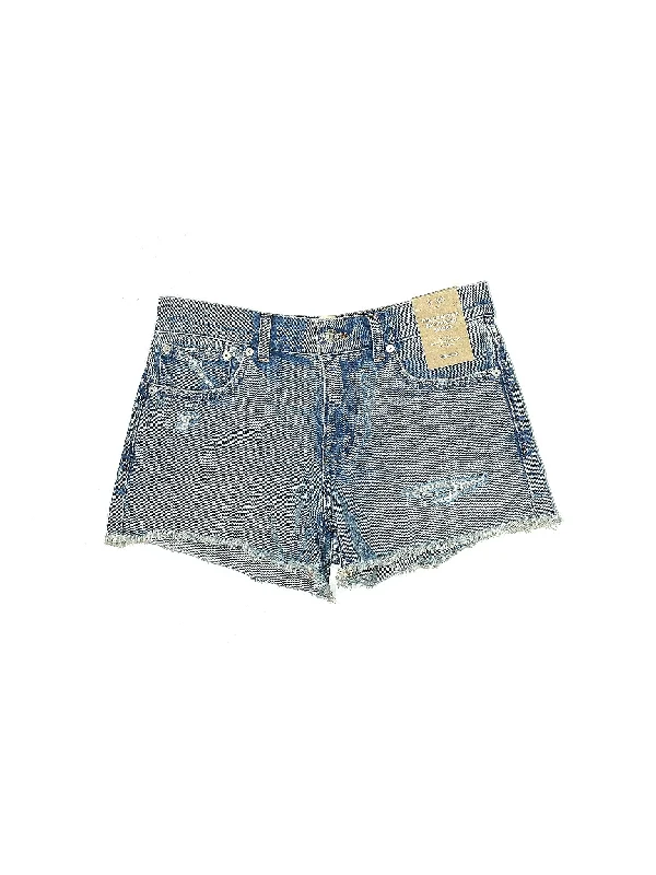 Mid-Rise Denim Shorts in Medium Wash