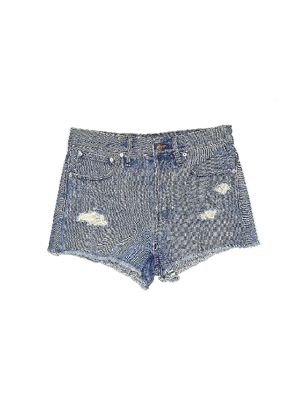 Mid-Rise Denim Shorts in Medium Wash