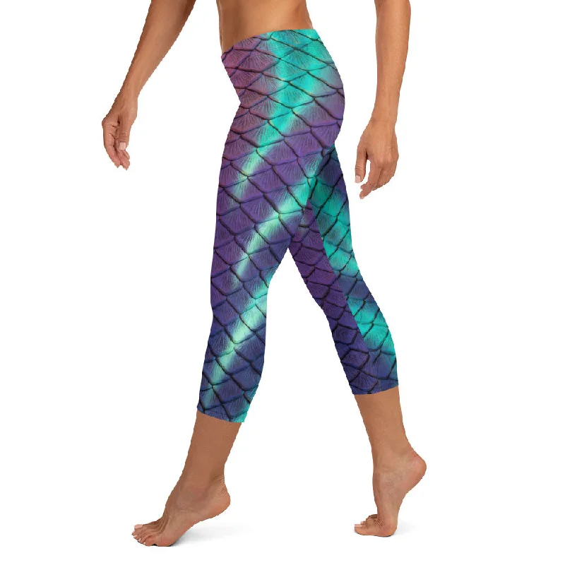 Aurora Borealis Capri Leggings